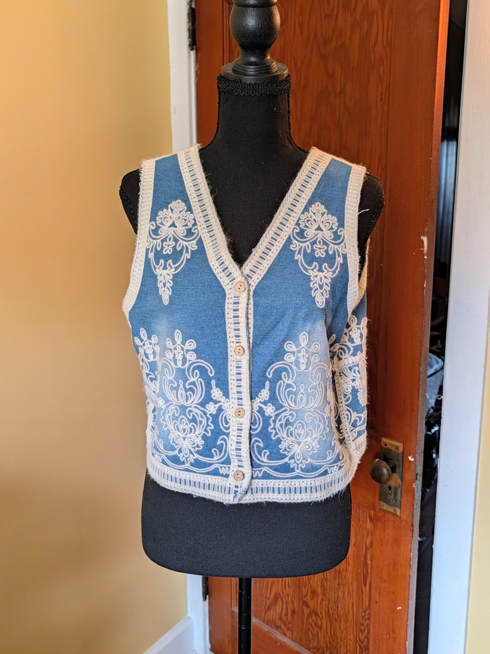 Blue Embroidered Button-Front Women's Vest (Better For Medium)
